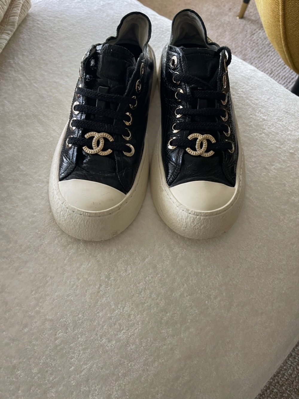 Chanel Interlocking CC Logo
Patent Leather Sneakers 37 C - Picture 2 of 6